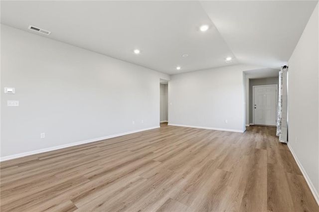 423 Park Hill Drive, Tonganoxie, KS 66086