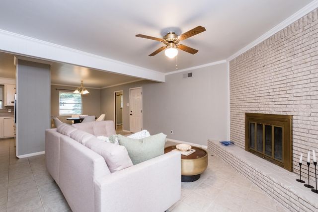 75 Indian Trail, Little Rock, AR 72227