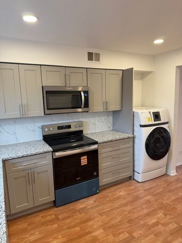 4208 Central Road 4F, Glenview, IL 60025