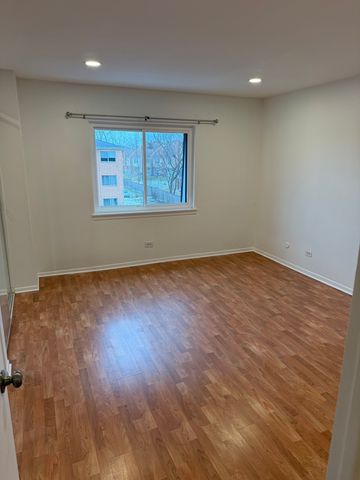 4208 Central Road 4F, Glenview, IL 60025