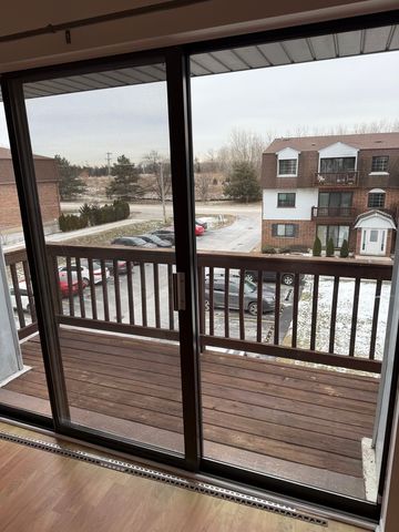 4208 Central Road 4F, Glenview, IL 60025