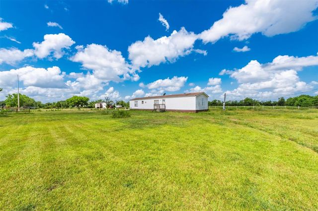 9860 County Road 200, Alvin, TX 77511