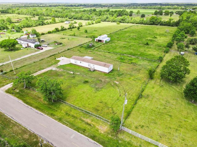 9860 County Road 200, Alvin, TX 77511