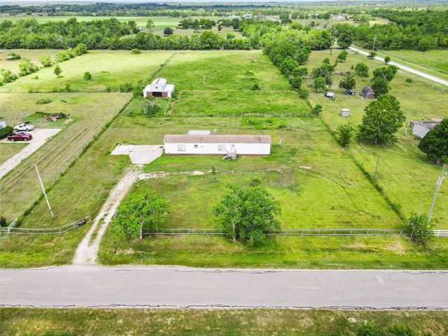 9860 County Road 200, Alvin, TX 77511