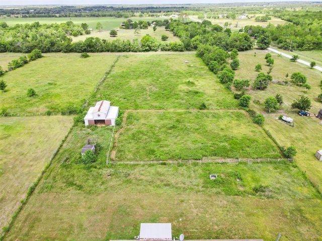 9860 County Road 200, Alvin, TX 77511