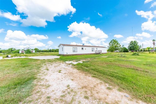 9860 County Road 200, Alvin, TX 77511