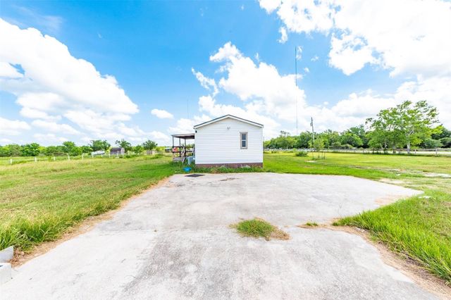 9860 County Road 200, Alvin, TX 77511