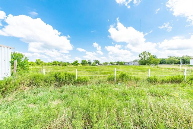 9860 County Road 200, Alvin, TX 77511