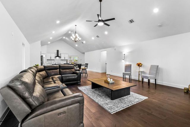 112 Glen Haven, Livingston, TX 77351