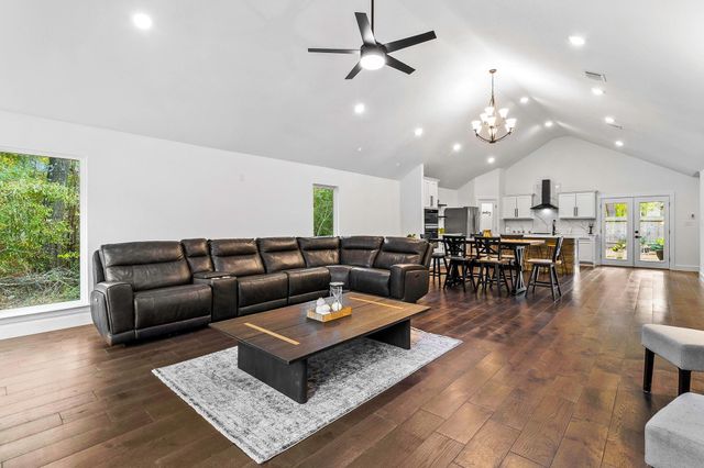 112 Glen Haven, Livingston, TX 77351