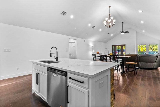 112 Glen Haven, Livingston, TX 77351