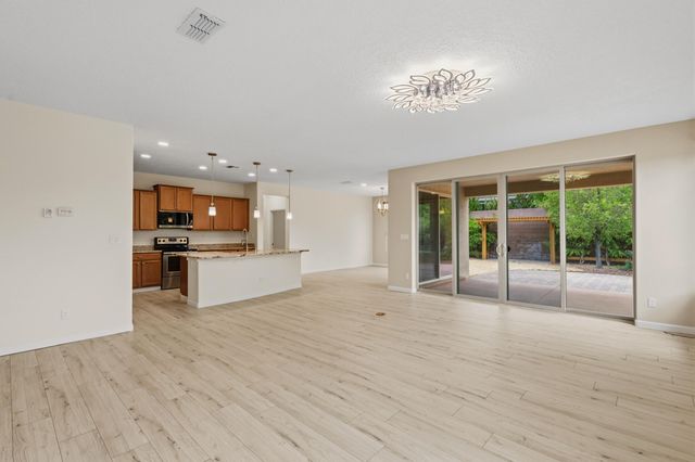 9340 Bear Lake Way NW, Albuquerque, NM 87120