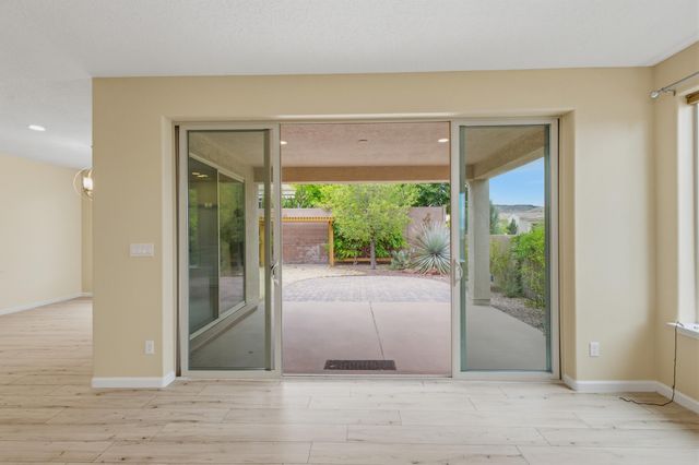 9340 Bear Lake Way NW, Albuquerque, NM 87120