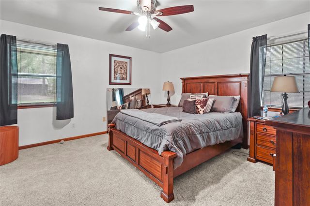 412 Commanche Trail, Wallisville, TX 77597