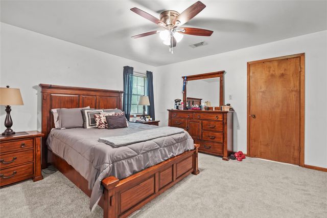 412 Commanche Trail, Wallisville, TX 77597