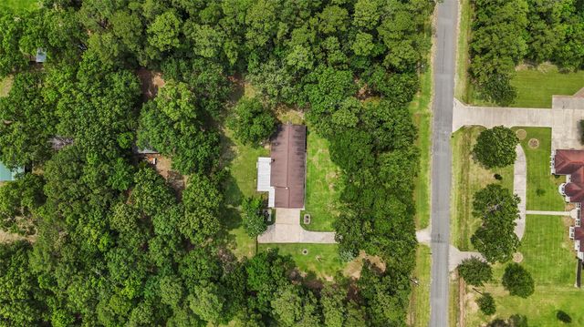 412 Commanche Trail, Wallisville, TX 77597