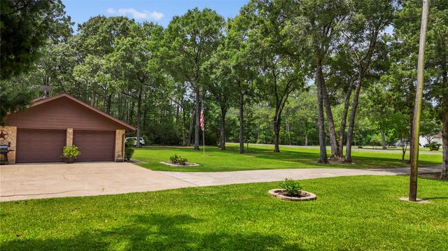412 Commanche Trail, Wallisville, TX 77597
