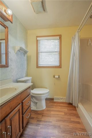 7137 Lake Road, Newfane, NY 14008