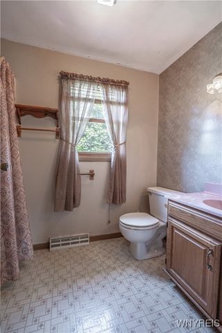 7137 Lake Road, Newfane, NY 14008