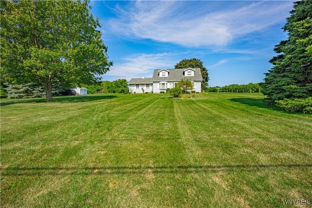 7137 Lake Road, Newfane, NY 14008