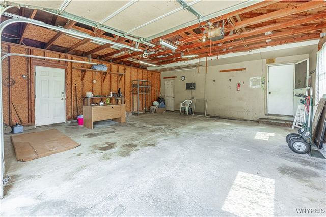 7137 Lake Road, Newfane, NY 14008