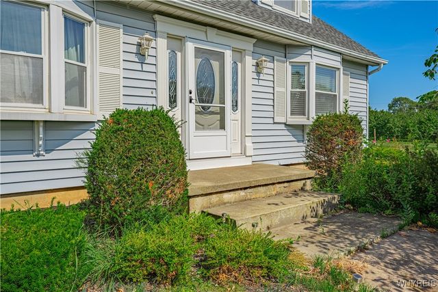 7137 Lake Road, Newfane, NY 14008