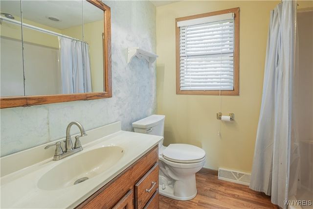 7137 Lake Road, Newfane, NY 14008