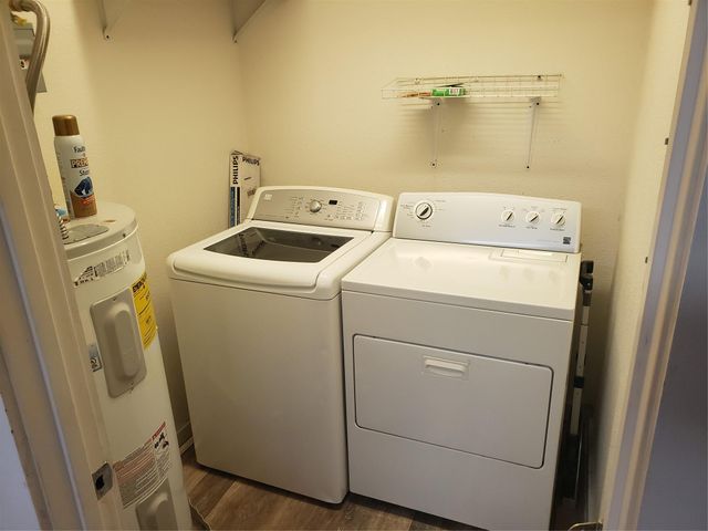 426 Cardinal DR, Paige, TX 78659