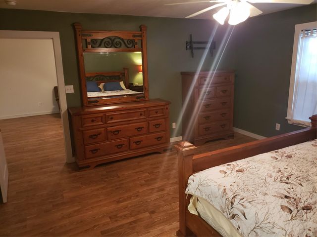 426 Cardinal DR, Paige, TX 78659