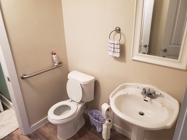 426 Cardinal DR, Paige, TX 78659