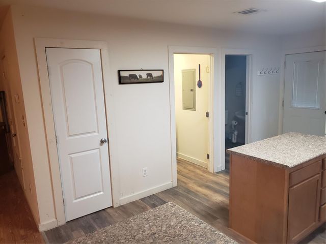 426 Cardinal DR, Paige, TX 78659