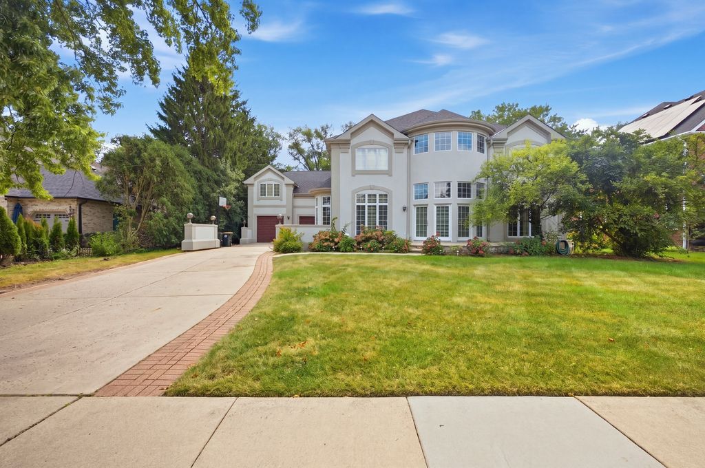 351 WILLOWOOD Lane, Willowbrook, IL 60527 — exterior