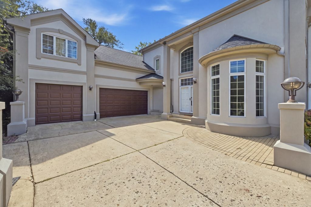 351 WILLOWOOD Lane, Willowbrook, IL 60527 — photo 4