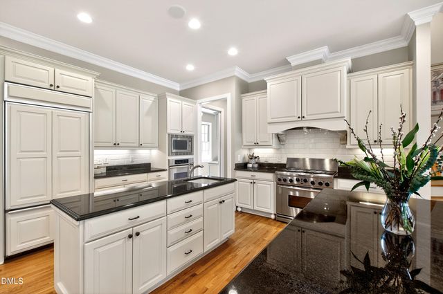 109 Chimeneas Place, Chapel Hill, NC 27517