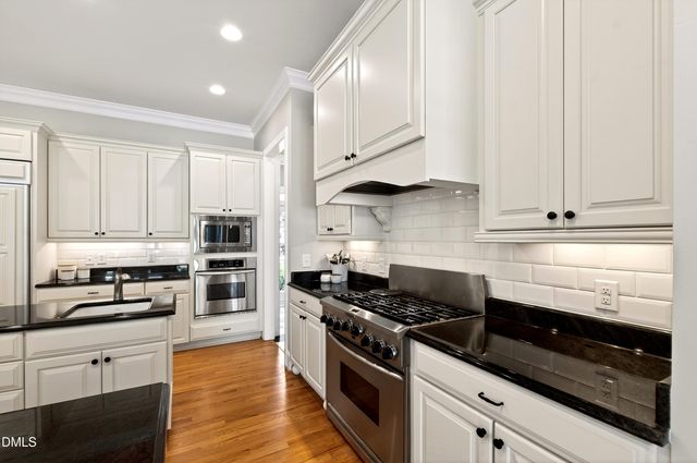 109 Chimeneas Place, Chapel Hill, NC 27517