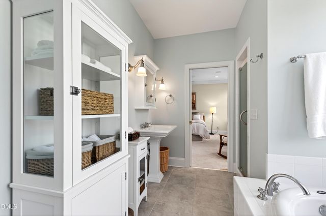 109 Chimeneas Place, Chapel Hill, NC 27517