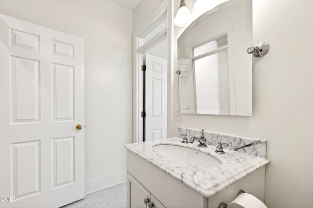 109 Chimeneas Place, Chapel Hill, NC 27517