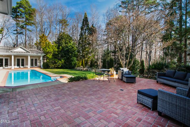 109 Chimeneas Place, Chapel Hill, NC 27517