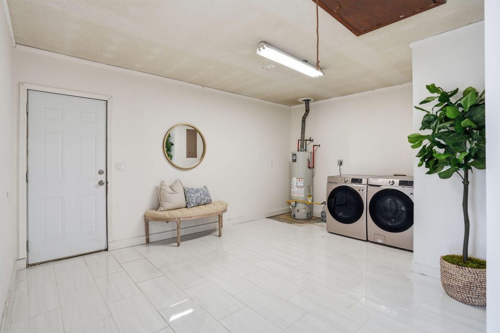 Image 19 of property listing at 104 Hedge Row, Goose Creek, SC 29445