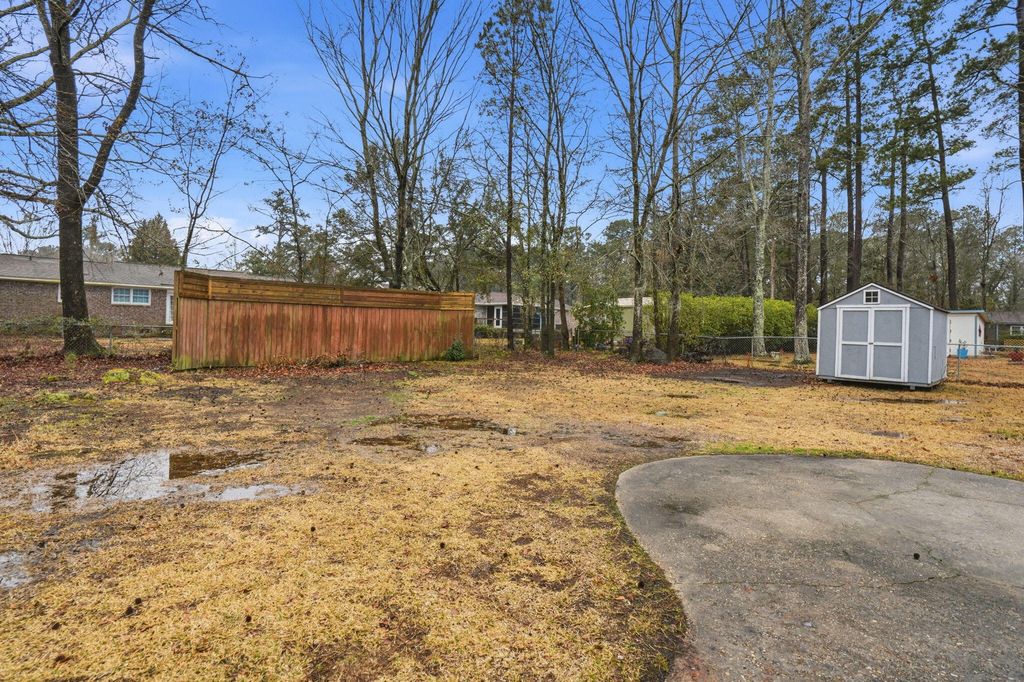 Image 21 of property listing at 104 Hedge Row, Goose Creek, SC 29445