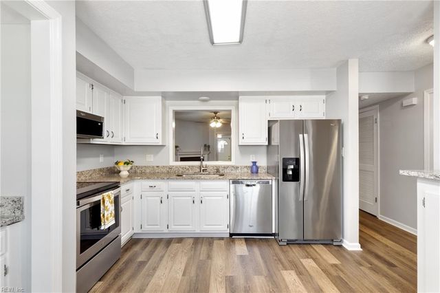 6432 Village Woods CT, Gloucester, VA 23061