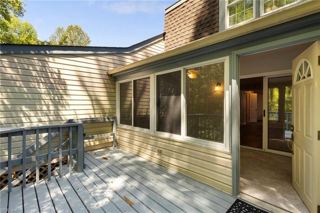 6432 Village Woods CT, Gloucester, VA 23061