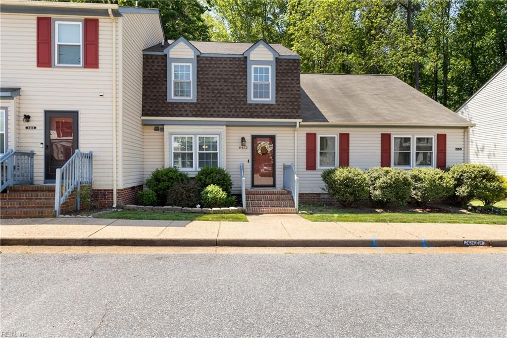 6432 Village Woods CT, Gloucester, VA 23061
