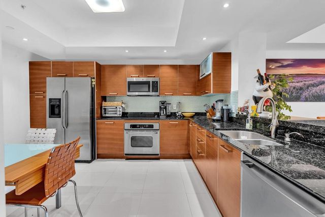 3330 NE 190th Street 1011, Aventura, FL 33180