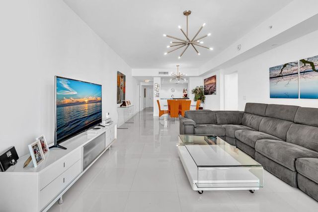 3330 NE 190th Street 1011, Aventura, FL 33180