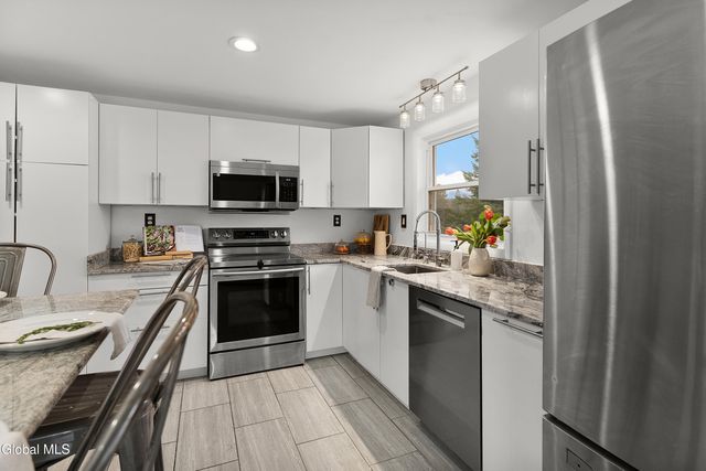 9 Reservoir Road, Knox, NY 12009