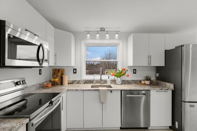 9 Reservoir Road, Knox, NY 12009