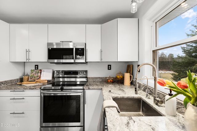 9 Reservoir Road, Knox, NY 12009