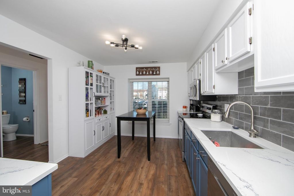 105 CROWN PRINCE DR, Marlton, NJ 08053