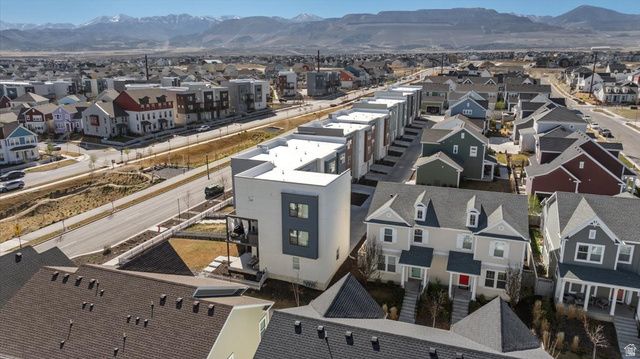 6321 W MOON DR, South Jordan, UT 84009